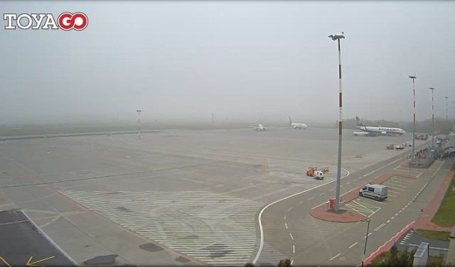 Mgła na lotnisku w Łodzi.
