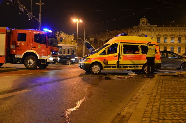 Wypadek karetki, pl. Jana Pawła II, Wrocław, 27.10.2014