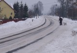 Drogami powiatowymi jeździ się jak po lodowisku - uważają nasi Czytelnicy