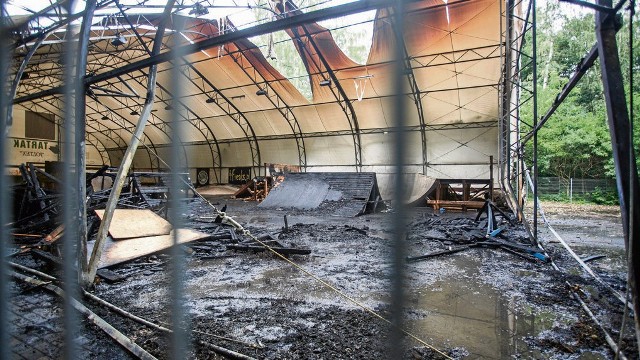 Miłośnicy profesjonalnych torów do jazdy na bmx-ach nie kryją żalu. Tak wyglądał skatepark po ubiegłorocznym pożarze