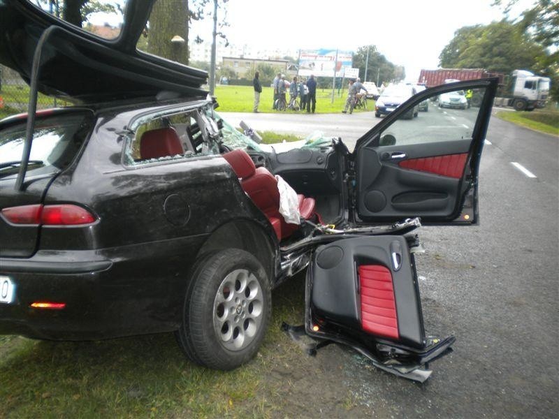33-letnia kobieta zginela w wyniku zderzenia dwóch aut