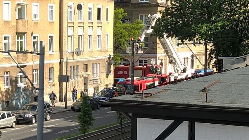  Pożar w kamienicy przy al. Bohaterów Warszawy [zdjęcia]