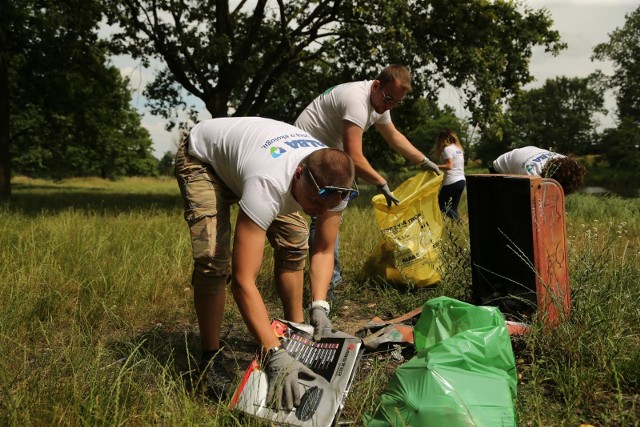Zbliża się międzynarodowa akcja Sprzątanie świata. W tym roku w ramach dbania o środowisko Empik zorganizuje akcję Książka za worek śmieci w ośmiu polskich miastach. Akcja odbędzie się 22 września o godzinie 11.
