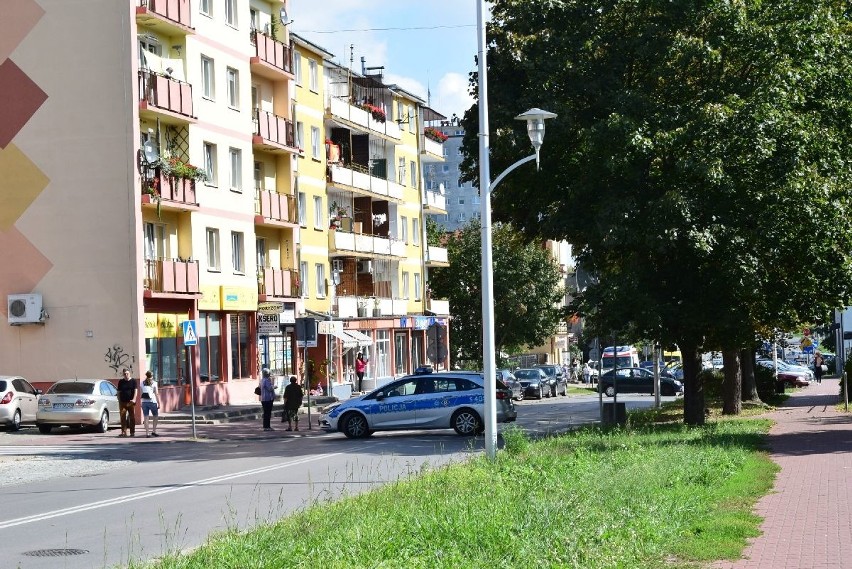 Kolizja na ulicy Polnej w Ostrowcu. Zderzyły się dwa samochody [ZDJĘCIA]