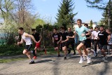 Dzień Patrona w szkołach Zakładu Doskonalenia Zawodowego w Radomiu. Z apelem, biegami i konkursem artystycznym. Zobacz zdjęcia 