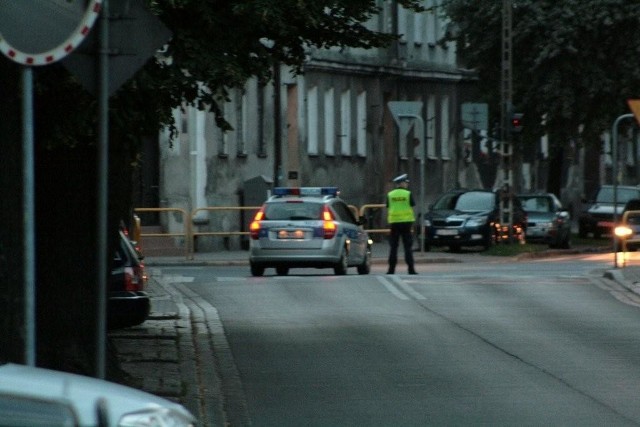 Telefon o bombie na komisariacie przy ul. Reymont w Słupsku policjanci odebrali we wtorek wieczorem.