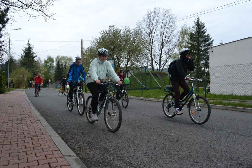 Rodzinny Rajd Rowerowy w Bielsku-Białej. Pogoda dała się cyklistom we znaki, ale... [ZDJĘCIA+WYNIKI]