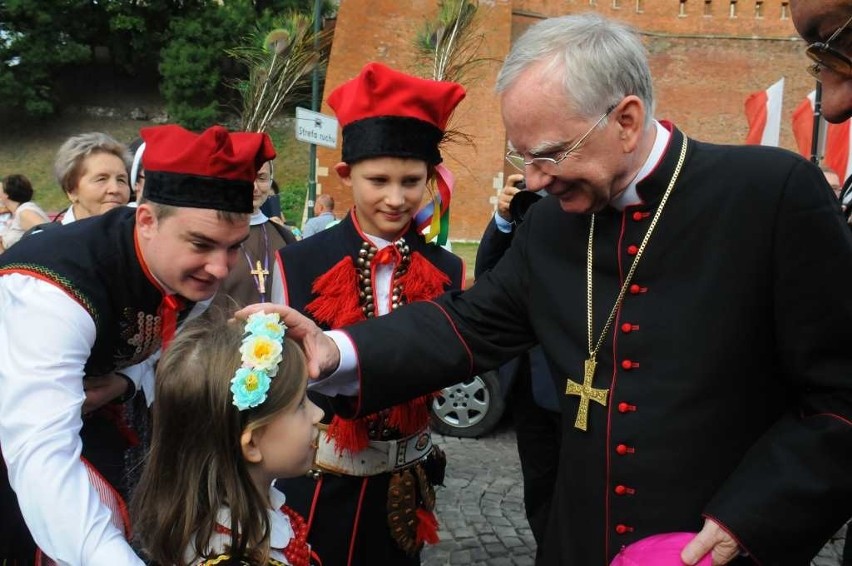 Pielgrzymi wyruszyli w drogę na Jasną Górę [ZDJĘCIA]