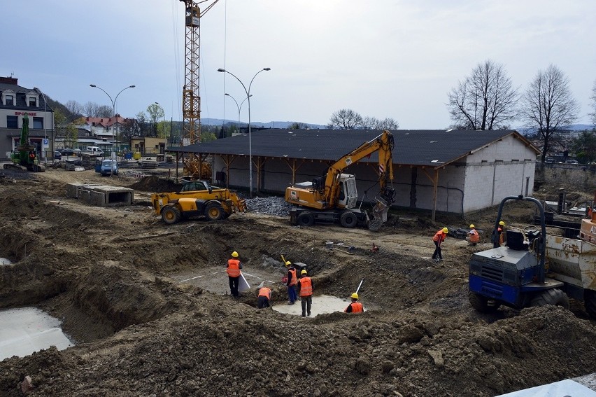 Gorlice. Robota ruszyła. Galeria Gorlicka powoli wychodzi z ziemi. Będzie naprawdę spora