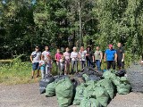  Ekipa Ireny Buzarewcz z Międzyrzecza już 14-ty raz wzięła się za sprzątanie okolicznych lasów.  Trudno uwierzyć jak są zaśmiecone