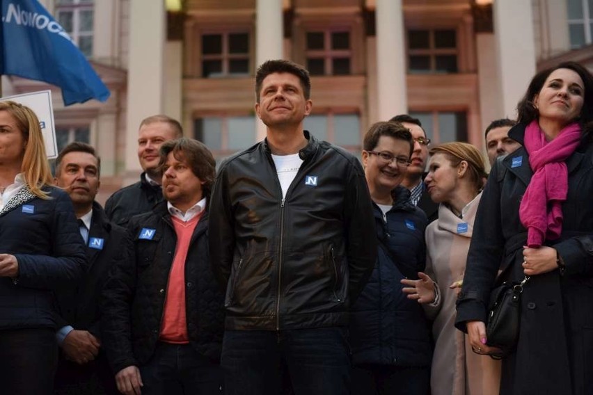 Nowoczesna w Poznaniu manifestowała patriotyzm na placu...