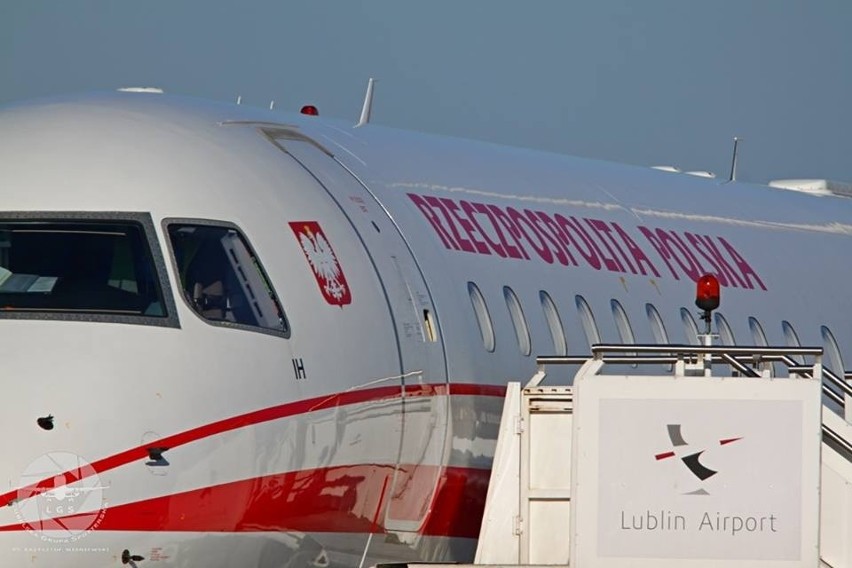 O godz. 9.53 na lubelskim lotnisku wylądował rządowy Embraer...