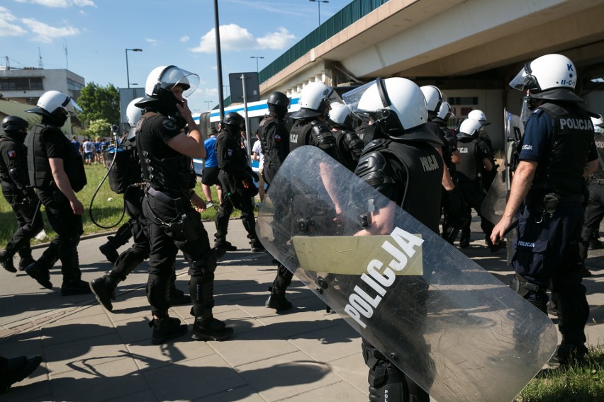 Wisła Kraków – Lech Poznań. Kibice „Kolejorza” przyjechali pociągiem specjalnym [ZDJĘCIA]