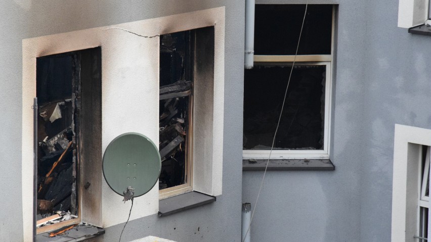 Kędzierzyn-Koźle: wybuch gazu i pożar kamienicy. Budynek został sprawdzony, nie ma w nim nikogo. Strażacy zakończyli akcję
