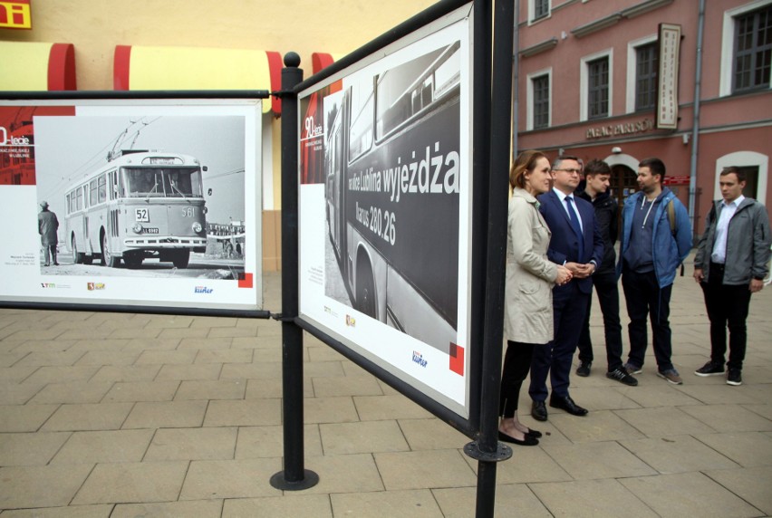 Odsłonięcie wystawy laureatów konkursu na 90-lecie komunikacji miejskiej w Lublinie
