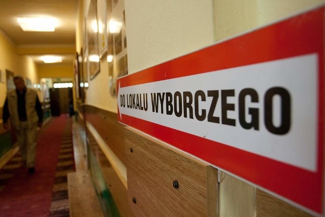 Trzy karty do głosowania, pięcioprocentowy próg wyborczy i proporcjonalny system liczenia głosów. Podpowiadamy, jak nie zgubić się w wyborczej arytmetyce w Słupsku.