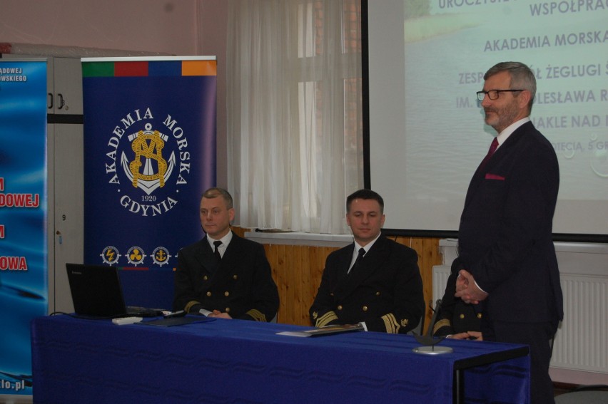 Akademie Morskie w Gdyni  i Szczecinie partnerami Nakła (zdjęcia)