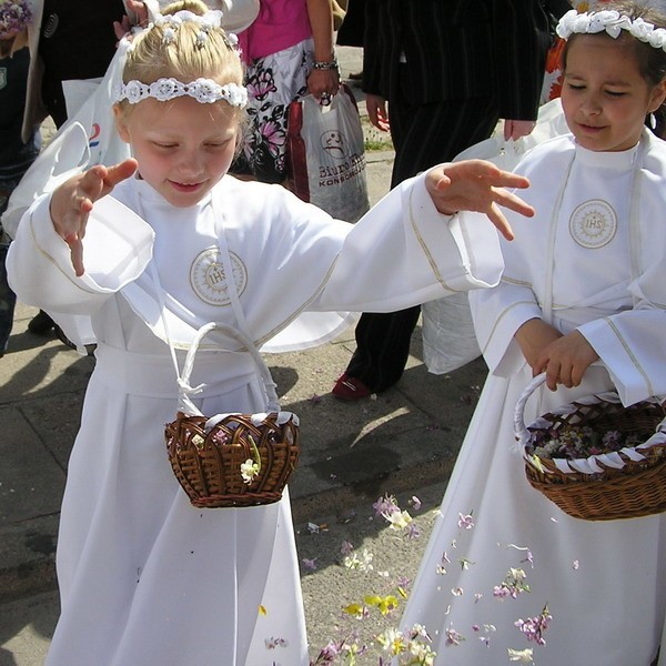 Ulicami Królowej Jadwigi, Wybickiego, Szewską, Dlugą,...