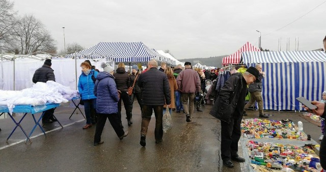 To już dziś. Pierwsza, historyczna niedziela bez handlu przypada na 11 marca. Sprawdziliśmy jak wygląda handel na koszalińskiej giełdzie. Zobacz także: Rozmowa Tygodnia. Zakaz handlu w niedzielę