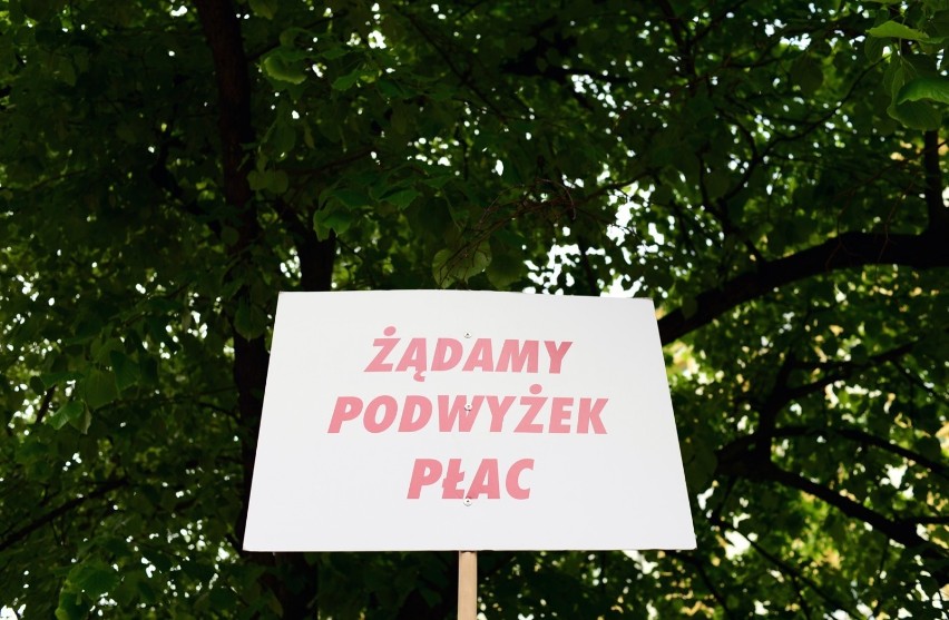 Strajk nauczycieli 2019: Kiedy zostanie wznowiony? Jakie wyniki ankiety ZNP? [5.10] [POSTULATY] Czy szkoły znów będą zamknięte?