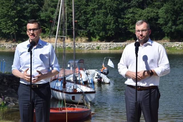 Premier Mateusz Morawiecki gościł dzisiaj w Żywcu. Zapowiedział, że ruszają prace związane z modernizacją Jeziora Żywieckiego