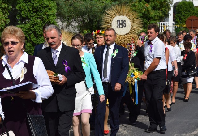 Pokaz strażacki, koncert i zabawa dożynkowa - to atrakcje dożynek gminnych w Książkach. W trakcie gminnego święta planów podsumowane zostały konkursy: Wieniec dożynkowy i  Piękna zagroda. Najładniejszy wieniec dożynkowy wykonali mieszkańcy Szczuplinek. Pierwsze miejsce w kategorii działek siedliskowych otrzymali Barbara i Henryk Bojarscy, a w kategorii zagroda Maria i Bogdan Kowalscy. Pogoda na dzień (29.08.2017)  | KUJAWSKO-POMORSKIE