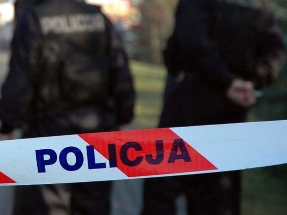 Brutalne pobitą kobietę odnaleziono na cmentarzu w Szadzku.
