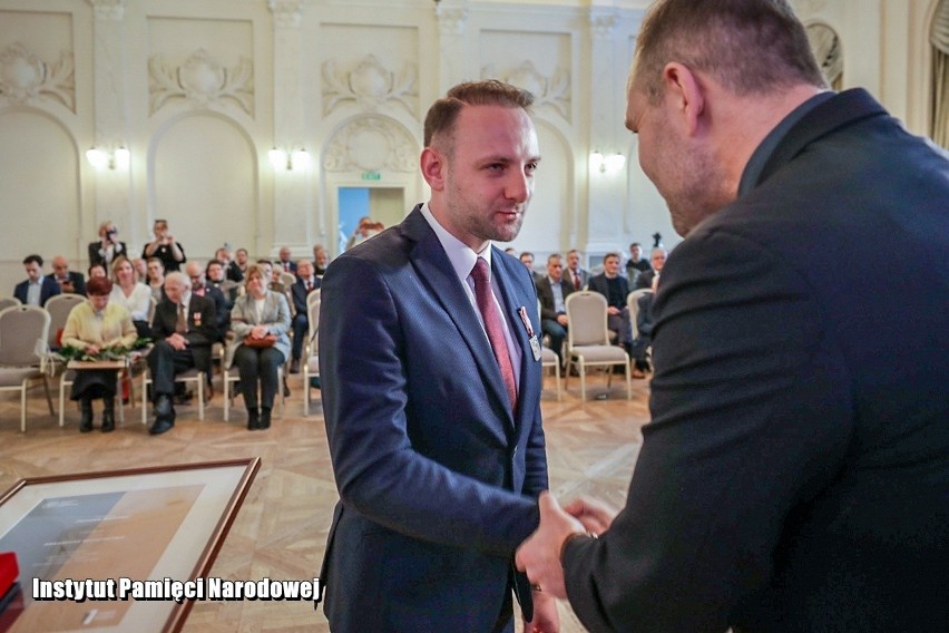 Wyjątkowa nagroda dla lubuskiego policjanta. Arkadiusz Szlachetko wyróżniony przez Instytut Pamięci Narodowej