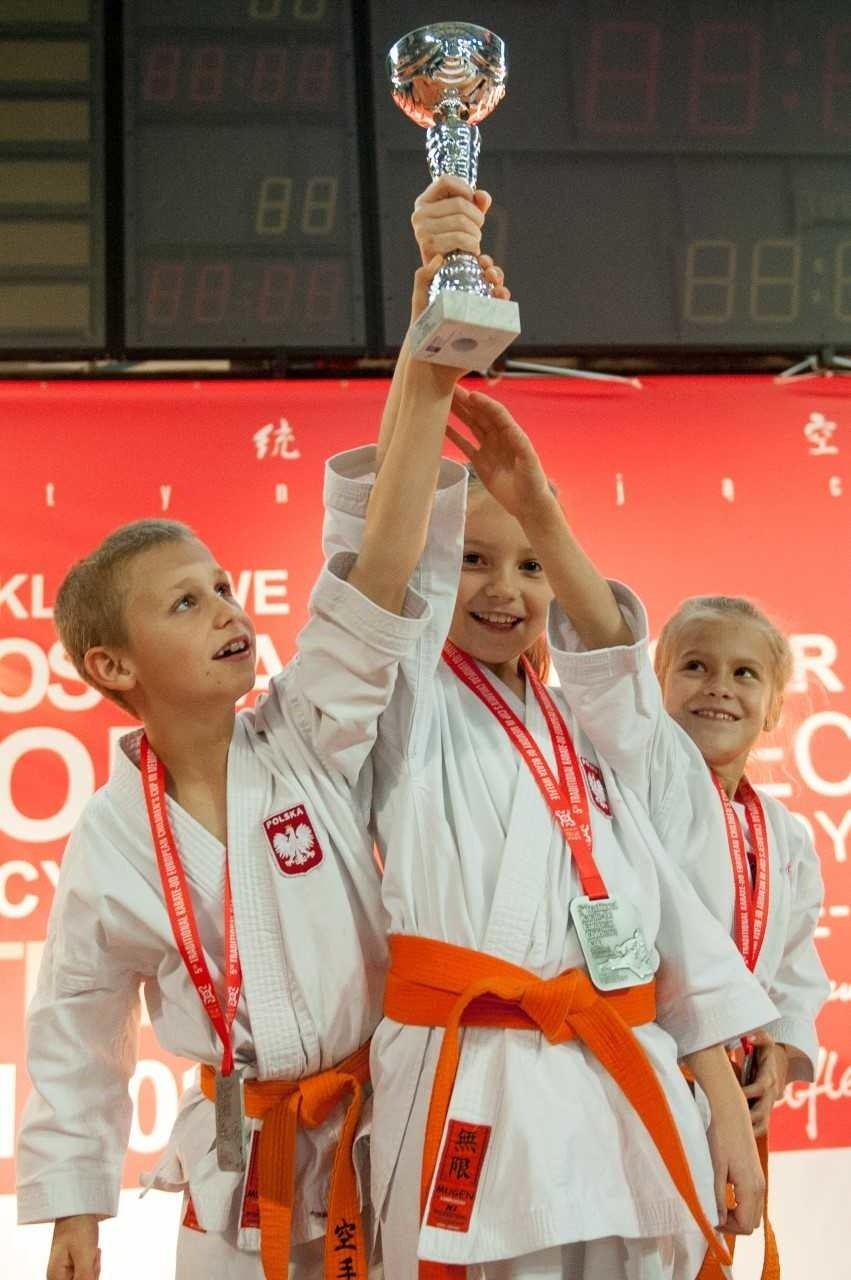 Dwa tuziny medali krakowskich karateków w V Pucharze Europy Dzieci