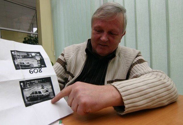 Bogdan Kołpaczewski ze zdjęciem wykonanym przez miejski monitoring.