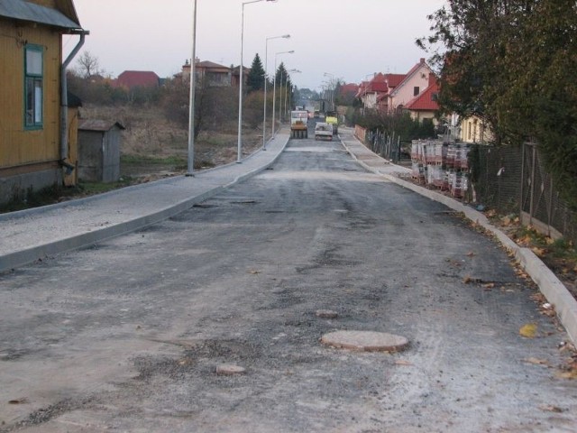 Połowa pieniędzy na remontowaną obecnie ulicę Obrońców Westerplatte w Sandomierzu pochodzi z Narodowego Programu Przebudowy Dróg Lokalnych.