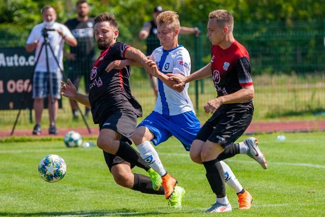 08.08.2020 bydgoszcz ks brzoza - zawisza bydgoszcz mecz iv ligi .fot: arkadiusz wojtasiewicz/polskapress