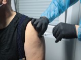 Szczepienia przeciwko COVID-19 w Zachodniopomorskiem. Co z pracownikami szpitali i przychodni, którzy nie chcą się szczepić?