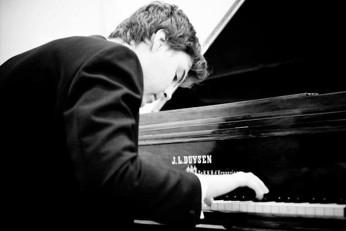Michał Kryworuczko to młody uzdolniony pianista, który...