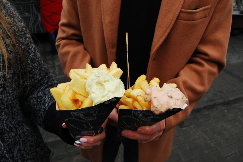 Nowy Sącz. Inwazja Food Trucków przy Galerii Sandecja. Dania z różnych stron świata tylko w ten weekend[ZDJĘCIA]