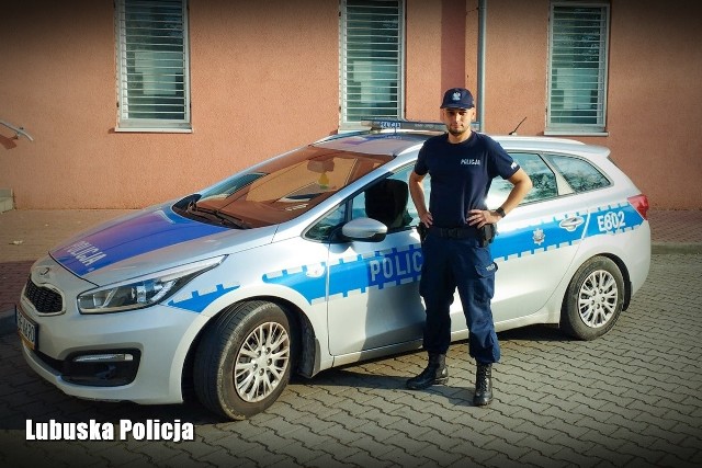 Policjant ze Słubic uratował tonącego mężczyznę.