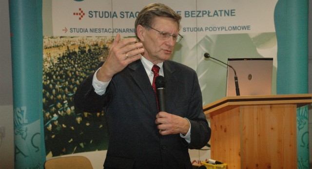 Leszek Balcerowicz barwnie opowiadał o ekonomii i przemianach sprzed 20 lat. Ale studenci kiepsko je pamiętali, bo wielu nie było wówczas na świecie.