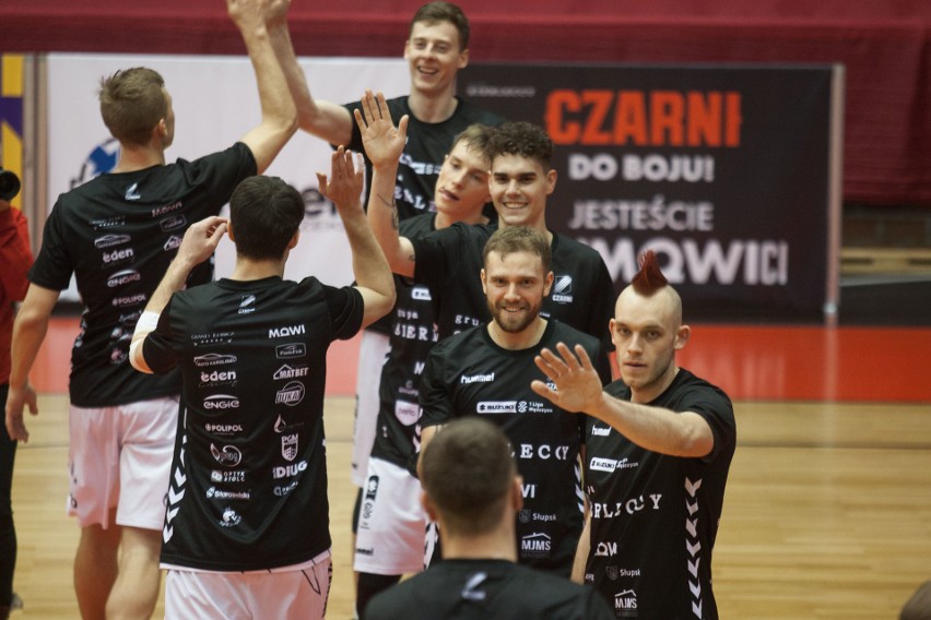 Pewna wygrana koszykarzy ze Słupska. Sierleccy Czarni - WKK Wrocław 89:76 [ZDJĘCIA]