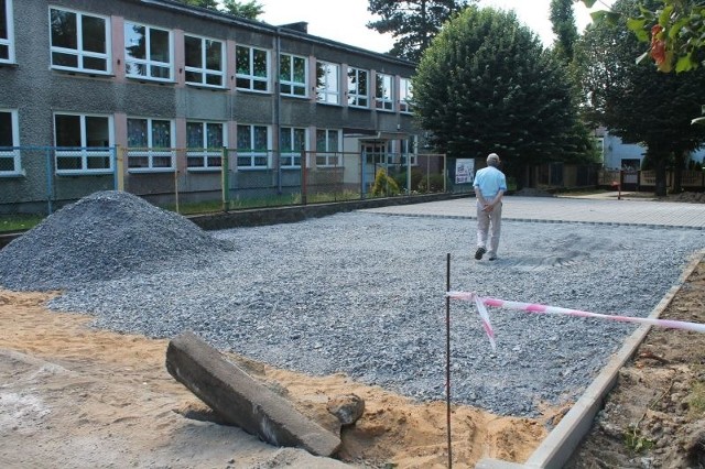 Budowa parkingu przy przedszkolu nr 6 w Krapkowicach.