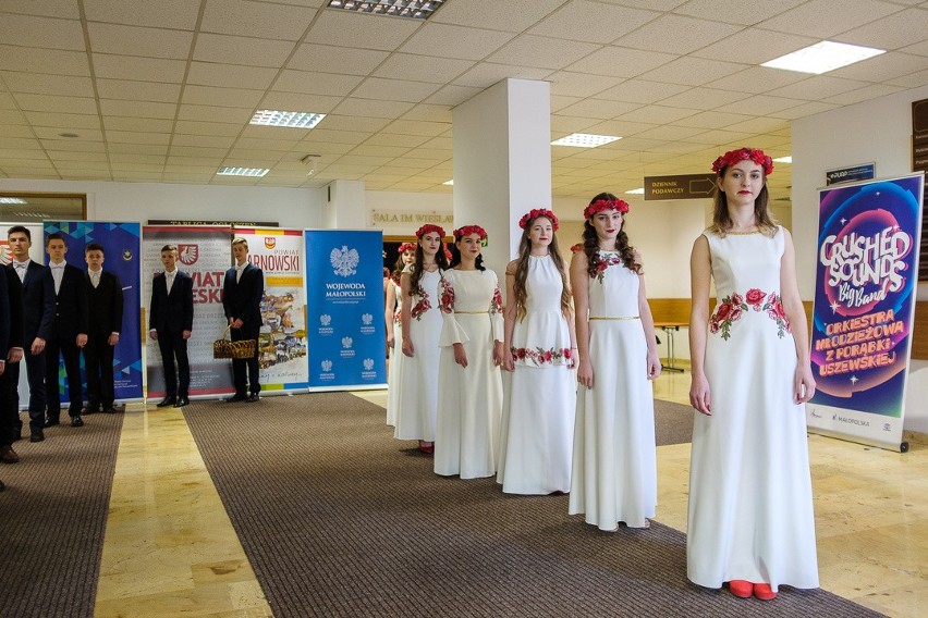 Tarnów. Samorządowcy podzielili się opłatkiem [ZDJĘCIA]