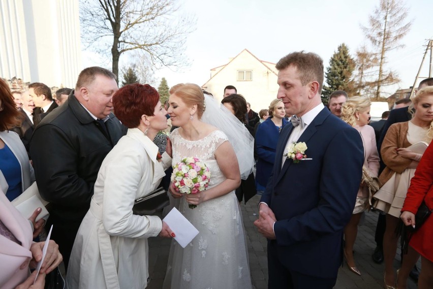 Agnieszka i Robert z programu "Rolnik szuka żony" wzięli ślub [zdjęcia]