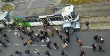 Szczecin: Ford wjechał pod tramwaj