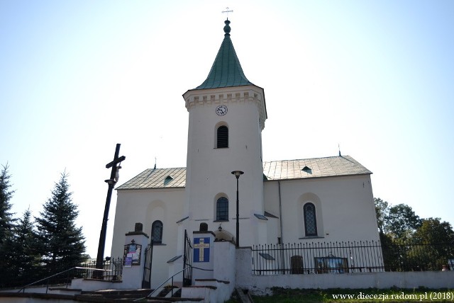 Na renowację placu przy Kościele św. Piotra i Pawła w Radoszycach przeznaczone zostanie 392 000 zł.
