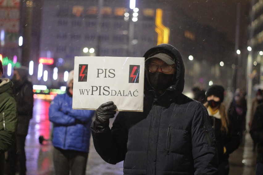 Protesty przeciw zaostrzeniu prawa aborcyjnego ponownie na...