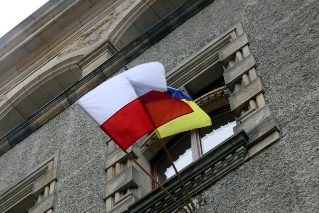 W tym roku ocenie podlegała aktywność w zakresie solidarności europejskiej, w tym pomocy Ukrainie, za co Ostrów Wielkopolski, jak powiedziała prezydent Beata Klimek, oceniono bardzo wysoko.