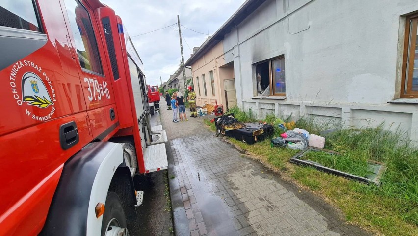 W gaszeniu pożaru w centrum Trzebiszewa wzięło udział kilka...