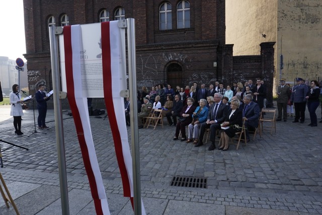 W czwartek oficjalnie otwarto w Poznaniu Skwer Ireny Sendlerowej.