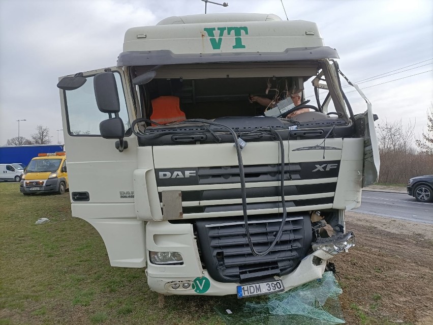 Wypadek na węźle autostrady A4 pod Wrocławiem. Są utrudnienia [ZDJĘCIA]