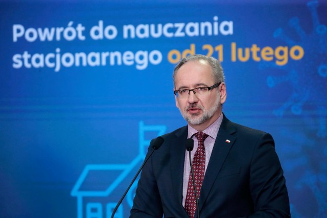 Minister zdrowia Adam Niedzielski zapowiedział dziś (17 marca), że zarekomendował premierowi Mateuszowi Morawieckiemu, zniesienie większość obowiązujących obostrzeń, w przeciągu najbliższych dwóch tygodni.