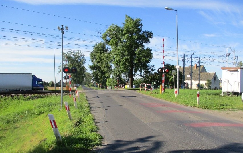 Policjanci skontrolowali na przejeździe kolejowo-drogowym w...